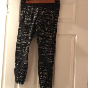 Lululemon Inspire crops with mesh on sides